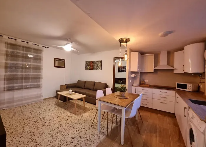 Vivienda Turistica En Tipico Patio Cordobes San Basilio *