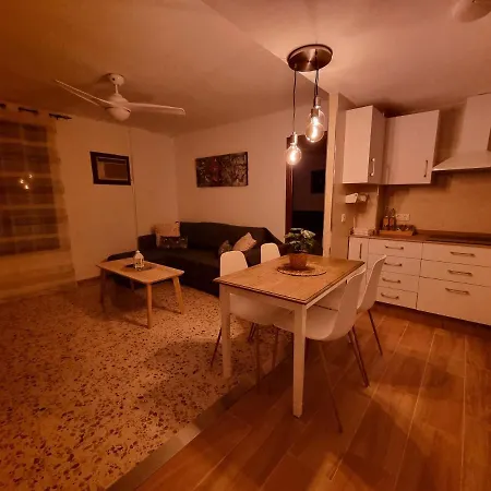 Vivienda Turistica En Tipico Patio Cordobes San Basilio Апартаменти *